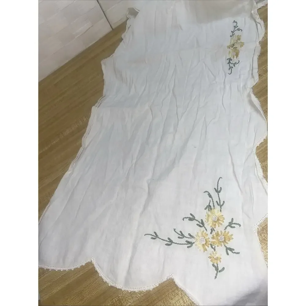 Vintage Yellow Floral Embroidered Linen Table Runner Dresser Lace Trim 41”x 18”